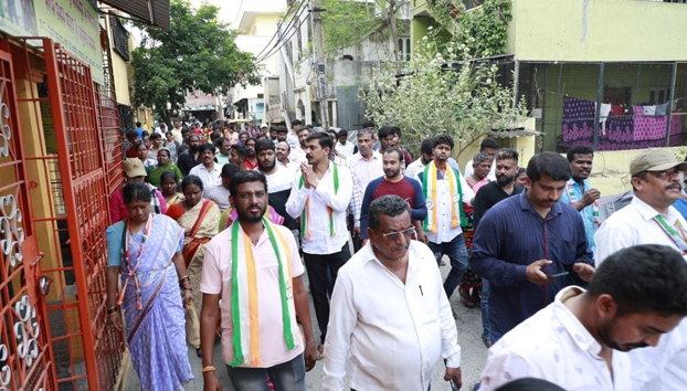 Campaigned in Moodalapalya ward 127 visited houses in Bhairaveshwaranagar and campaigned for votes on behalf of Congress party.